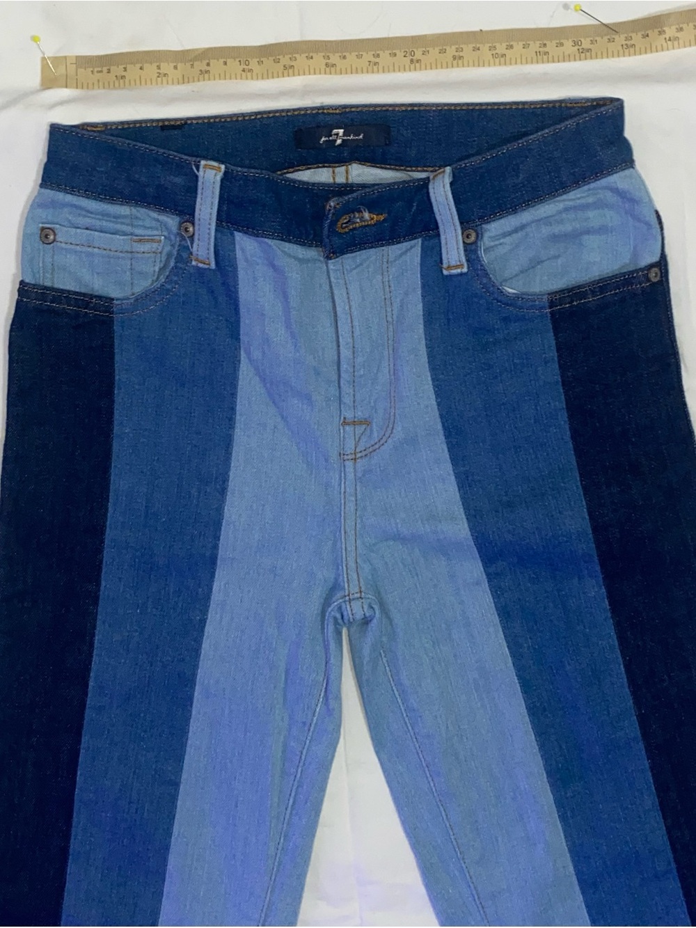 7 For All Mankind Patched Ali Crop Flare Jeans - Picture 7 of 7